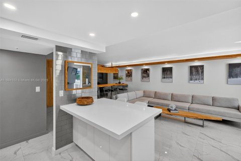 Copropriété à louer à Miami Beach, Floride: 2 chambres, 127.09 m2 № 1965946 - photo 10
