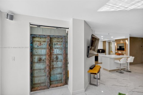 Copropriété à louer à Miami Beach, Floride: 2 chambres, 127.09 m2 № 1965946 - photo 14
