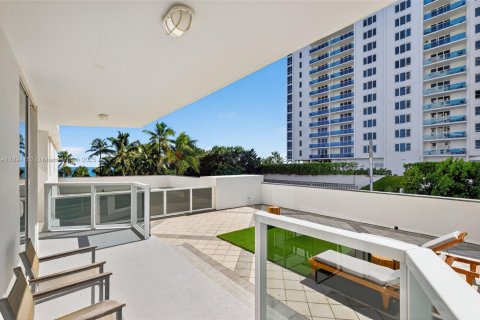 Copropriété à louer à Miami Beach, Floride: 2 chambres, 127.09 m2 № 1965946 - photo 24
