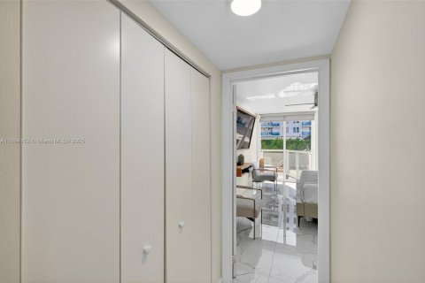 Copropriété à louer à Miami Beach, Floride: 2 chambres, 127.09 m2 № 1965946 - photo 29