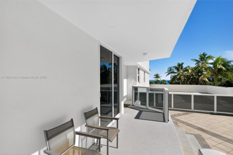 Copropriété à louer à Miami Beach, Floride: 2 chambres, 127.09 m2 № 1965946 - photo 27