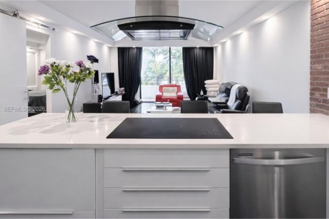 Condo in Hallandale Beach, Florida, 1 bedroom  № 2044456 - photo 2