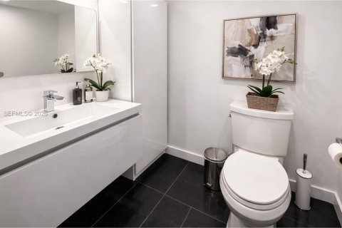 Condo in Hallandale Beach, Florida, 1 bedroom  № 2044456 - photo 9