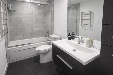 Condo in Hallandale Beach, Florida, 1 bedroom  № 2044456 - photo 6