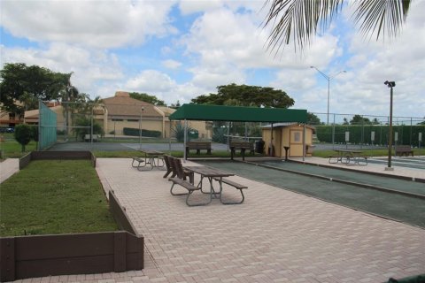 Condominio en alquiler en Margate, Florida, 1 dormitorio, 55.74 m2 № 927786 - foto 1