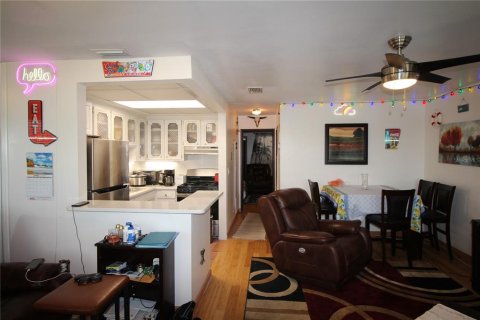 Condominio en venta en Saint Petersburg, Florida, 1 dormitorio, 58.06 m2 № 1626747 - foto 5