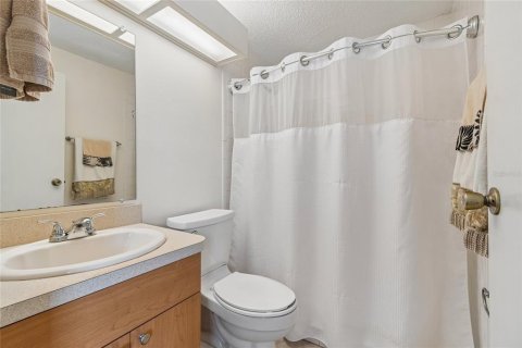 House in New Port Richey, Florida 3 bedrooms, 104.05 sq.m. № 2167374 - photo 9