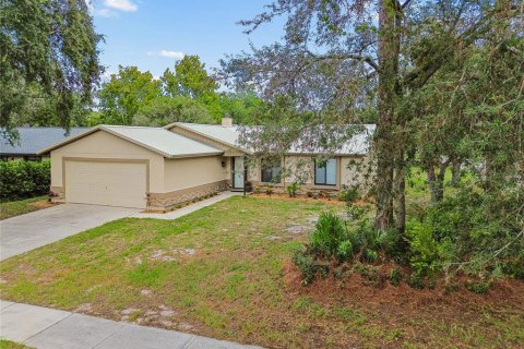 House in New Port Richey, Florida 3 bedrooms, 104.05 sq.m. № 2167374 - photo 21