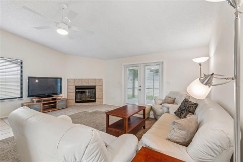 House in New Port Richey, Florida 3 bedrooms, 104.05 sq.m. № 2167374 - photo 3