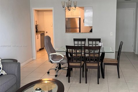 Copropriété à louer à Hollywood, Floride: 1 chambre, 73.39 m2 № 2071384 - photo 9