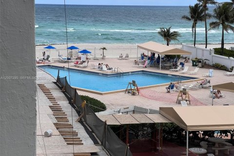 Copropriété à louer à Hollywood, Floride: 1 chambre, 73.39 m2 № 2071384 - photo 8