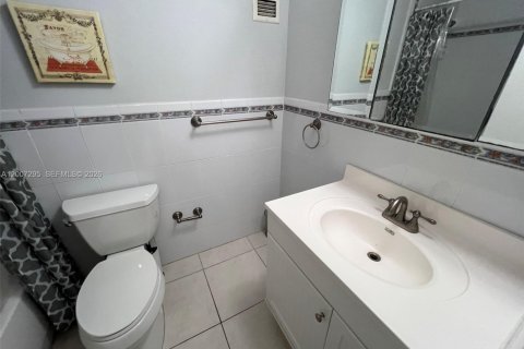 Copropriété à louer à Hollywood, Floride: 1 chambre, 73.39 m2 № 2071384 - photo 4