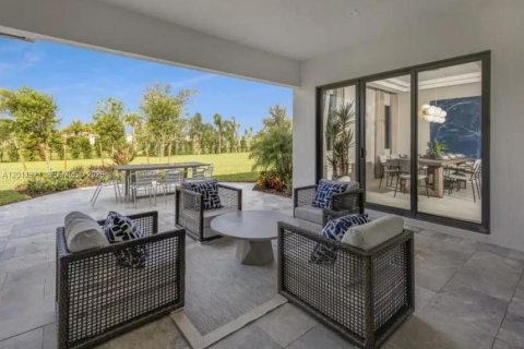 House in Ave Maria, Florida 4 bedrooms № 2074954 - photo 15