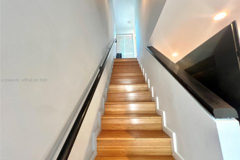 Casa en venta en Miami, Florida, 3 dormitorios, 126.35 m2 № 2382372 - foto 9