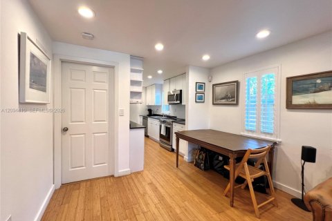 Casa en venta en Miami, Florida, 3 dormitorios, 126.35 m2 № 2382372 - foto 8