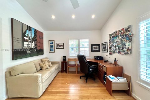 Casa en venta en Miami, Florida, 3 dormitorios, 126.35 m2 № 2382372 - foto 15