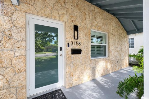 Casa en venta en Miami, Florida, 3 dormitorios, 126.35 m2 № 2382372 - foto 2
