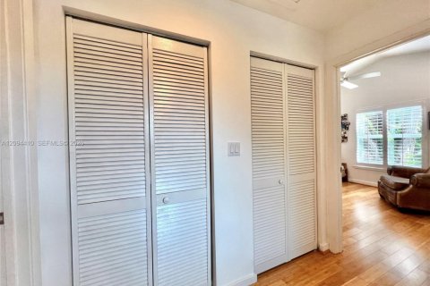 Casa en venta en Miami, Florida, 3 dormitorios, 126.35 m2 № 2382372 - foto 13