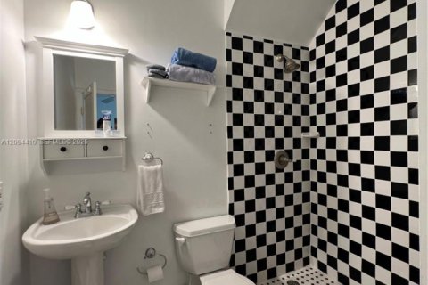 Casa en venta en Miami, Florida, 3 dormitorios, 126.35 m2 № 2382372 - foto 17