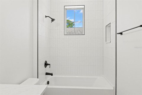 House in Saint Petersburg, Florida 4 bedrooms, 162.11 sq.m. № 2258307 - photo 29