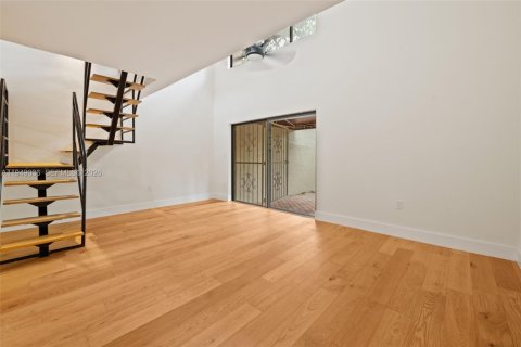 Townhouse in Miami, Florida 2 bedrooms, 128.21 sq.m. № 2005082 - photo 11