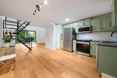 Townhouse in Miami, Florida 2 bedrooms, 128.21 sq.m. № 2005082 - photo 6