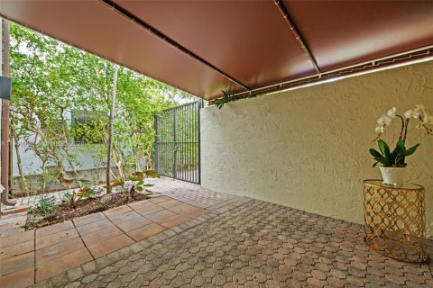 Townhouse in Miami, Florida 2 bedrooms, 128.21 sq.m. № 2005082 - photo 21