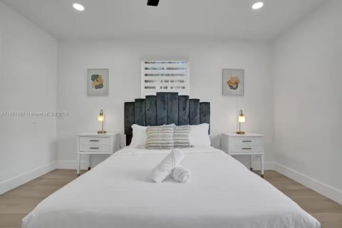 Casa en venta en Hollywood, Florida, 4 dormitorios, 183.76 m2 № 1784082 - foto 26