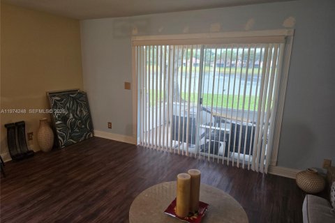 Touwnhouse à vendre à Boynton Beach, Floride: 3 chambres, 148.27 m2 № 2036583 - photo 3