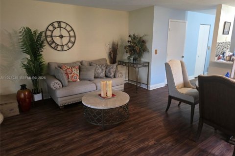 Touwnhouse à vendre à Boynton Beach, Floride: 3 chambres, 148.27 m2 № 2036583 - photo 2