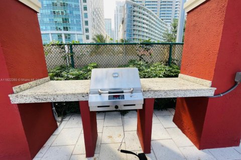 Condo in Miami, Florida, 2 bedrooms  № 1977254 - photo 28