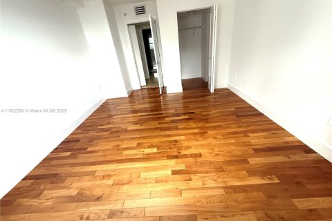 Condo in Miami, Florida, 2 bedrooms  № 1977254 - photo 18