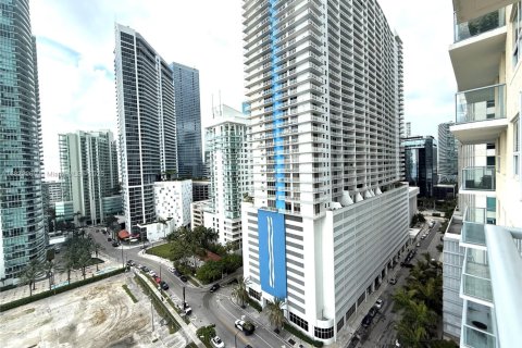 Condo in Miami, Florida, 2 bedrooms  № 1977254 - photo 8