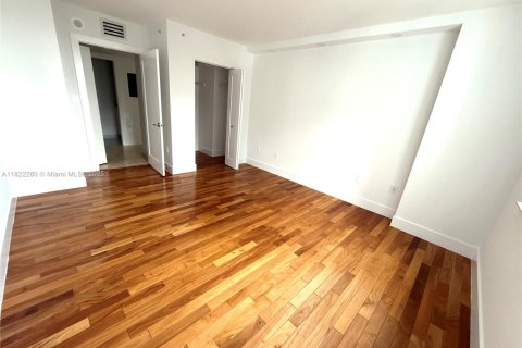 Condo in Miami, Florida, 2 bedrooms  № 1977254 - photo 14