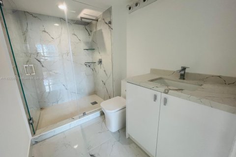 Condo in Miami, Florida, 2 bedrooms  № 1977254 - photo 21