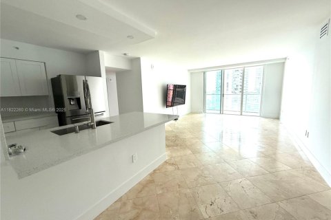 Condo in Miami, Florida, 2 bedrooms  № 1977254 - photo 10