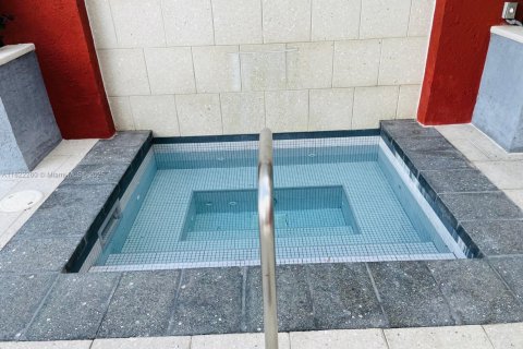 Condo in Miami, Florida, 2 bedrooms  № 1977254 - photo 24