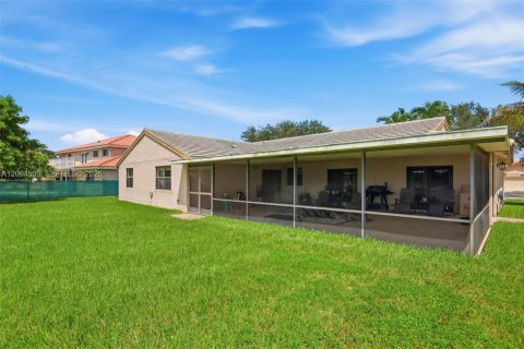 House in Davie, Florida 3 bedrooms, 182.09 sq.m. № 2392080 - photo 12