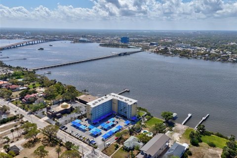 Condominio en venta en Daytona Beach, Florida, 2 dormitorios, 98.48 m2 № 1733455 - foto 2