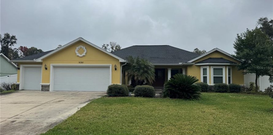 Villa ou maison à Summerfield, Floride 4 chambres, 195.75 m2 № 2142396