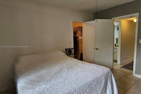 Condominio en venta en Lauderdale Lakes, Florida, 1 dormitorio № 1889526 - foto 7
