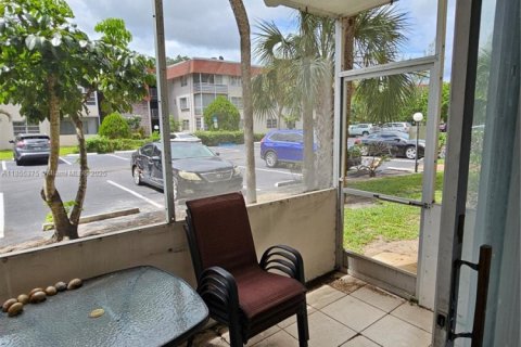 Condominio en venta en Lauderdale Lakes, Florida, 1 dormitorio № 1889526 - foto 5