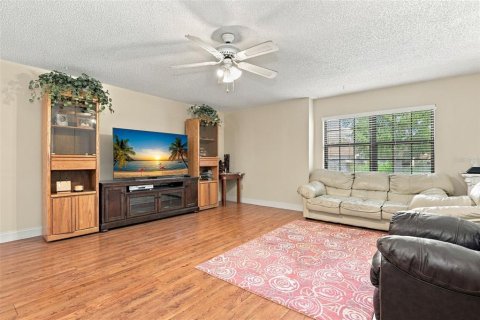 Villa ou maison à vendre à Orlando, Floride: 4 chambres, 211.82 m2 № 2398599 - photo 27