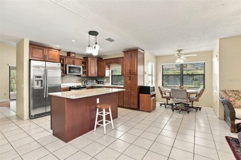 Villa ou maison à vendre à Orlando, Floride: 4 chambres, 211.82 m2 № 2398599 - photo 17