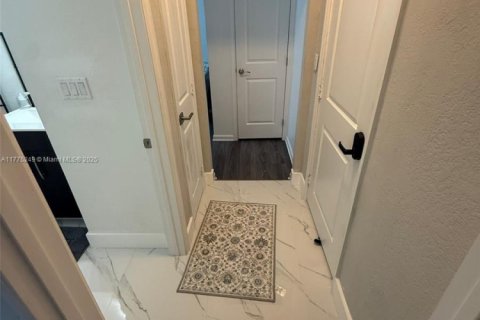 Снять в аренду кондоминиум в Хомстед, Флорида 1 спальня, 167.13м2, № 1979400 - фото 6