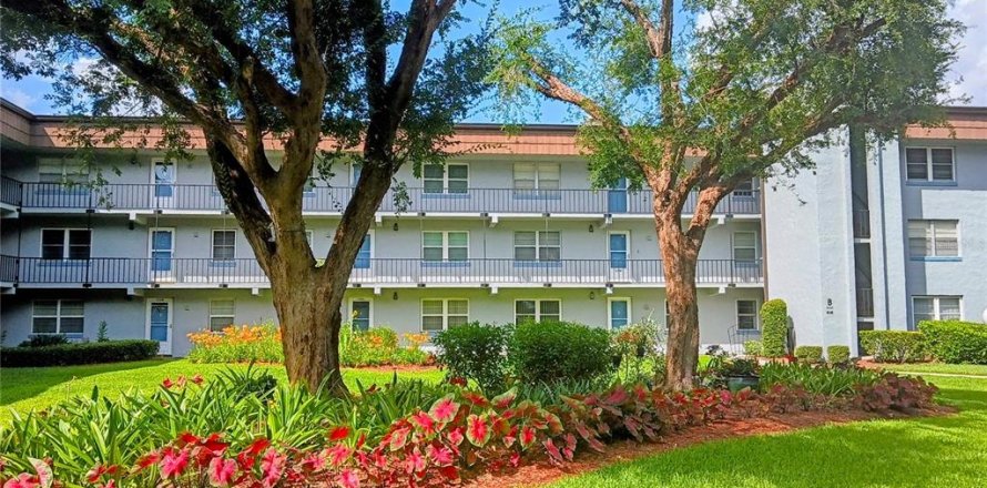 Condo à Winter Haven, Floride, 2 chambres  № 2147822