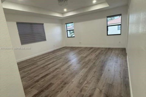 House in Doral, Florida 4 bedrooms, 324.69 sq.m. № 2030978 - photo 18