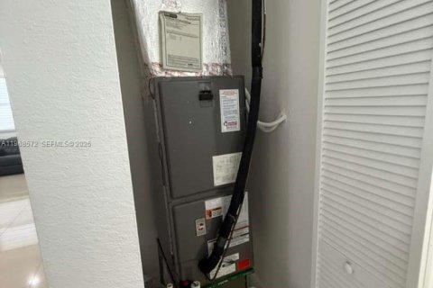 House in Doral, Florida 4 bedrooms, 324.69 sq.m. № 2030978 - photo 16