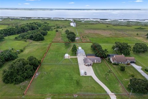 Casa en venta en Kissimmee, Florida, 3 dormitorios, 259.2 m2 № 1801790 - foto 1