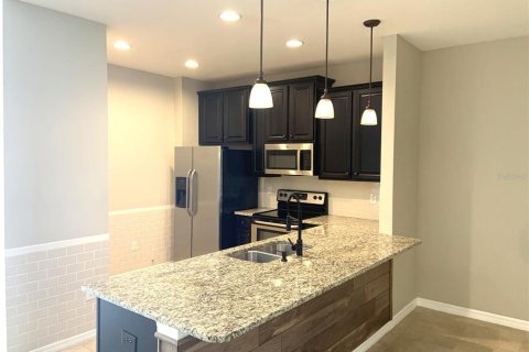 Townhouse in Sarasota, Florida 3 bedrooms, 145.67 sq.m. № 2167073 - photo 8